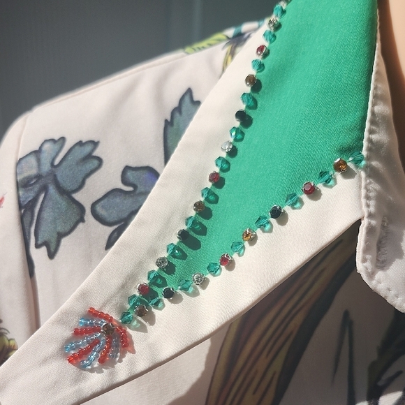 NWOT Green Beaded Blouse - Picture 4 of 12